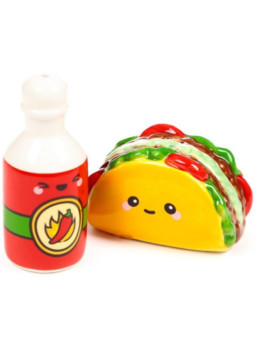 Set de salero y pimentero taco y salsa picante.